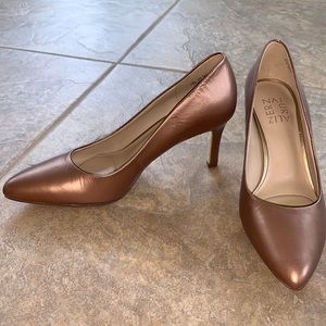 Bronze, Naturalizer pumps like new, size 6.5